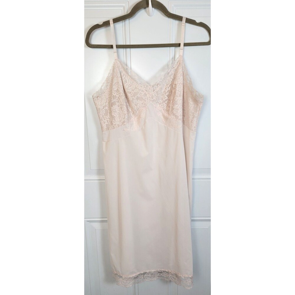 Vintage Vanity Fair Lace Nightgown Size M / L {See Measurements]